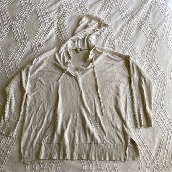 Banana Republic Sweaters - 🌊 banana republic White tunic sweater size XL